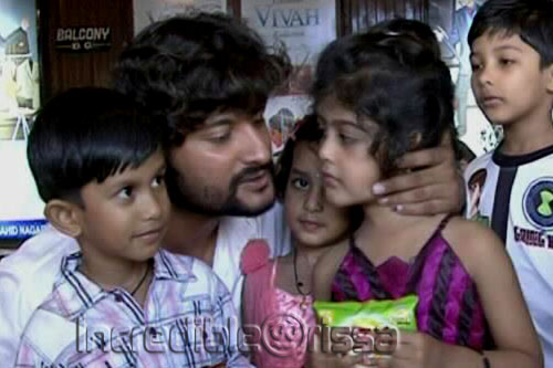 Anubhav Oriya Actor with Children