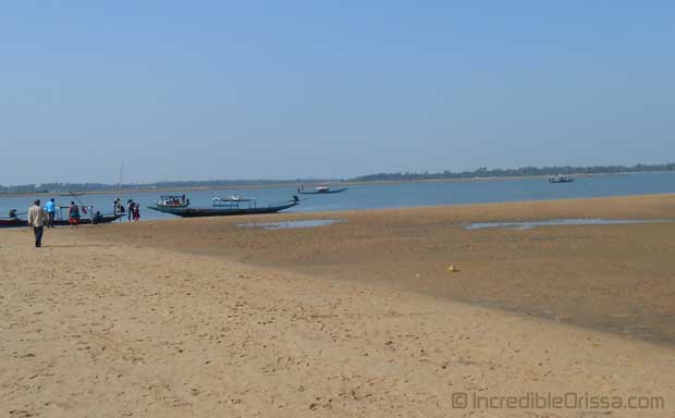Satapada Dolphin sanctuary, Chilika, Puri, Odisha picnic spot